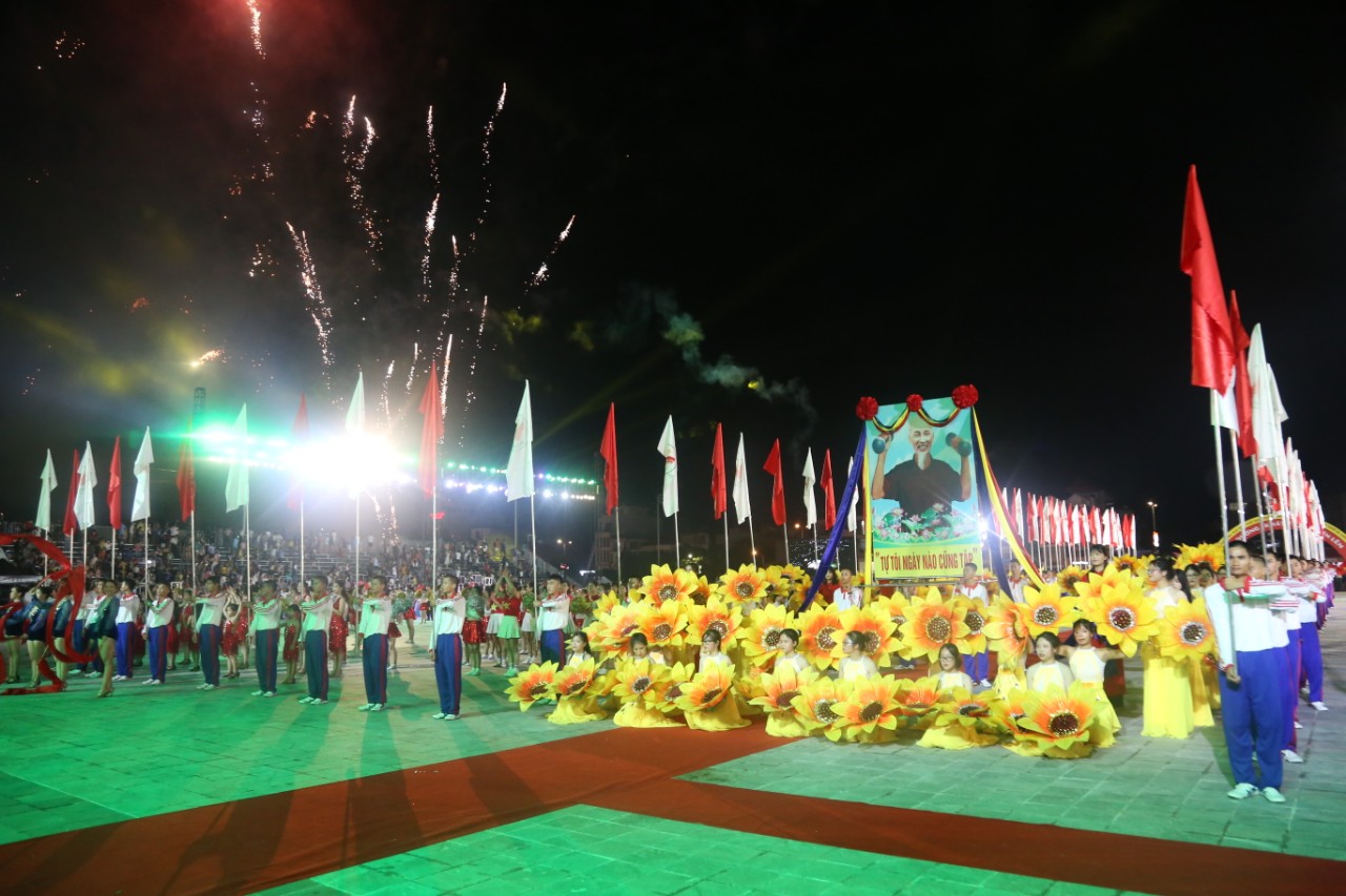 Hàng nghìn người dự Khai mạc Đại hội Thể dục thể thao tỉnh Hải Dương lần thứ IX 
