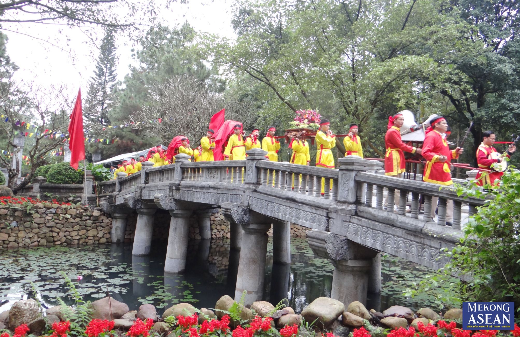Độc đáo lễ rước bánh chưng, bánh giầy tại lễ hội mùa xuân Côn Sơn - Kiếp Bạc