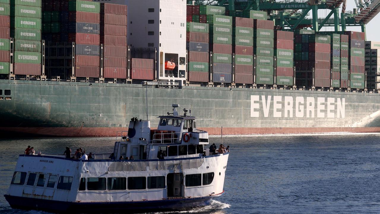 Chuỗi cung ứng toàn cầu được kéo dài ra khi áp dụng container vào vận chuyển. Ảnh: The Australian