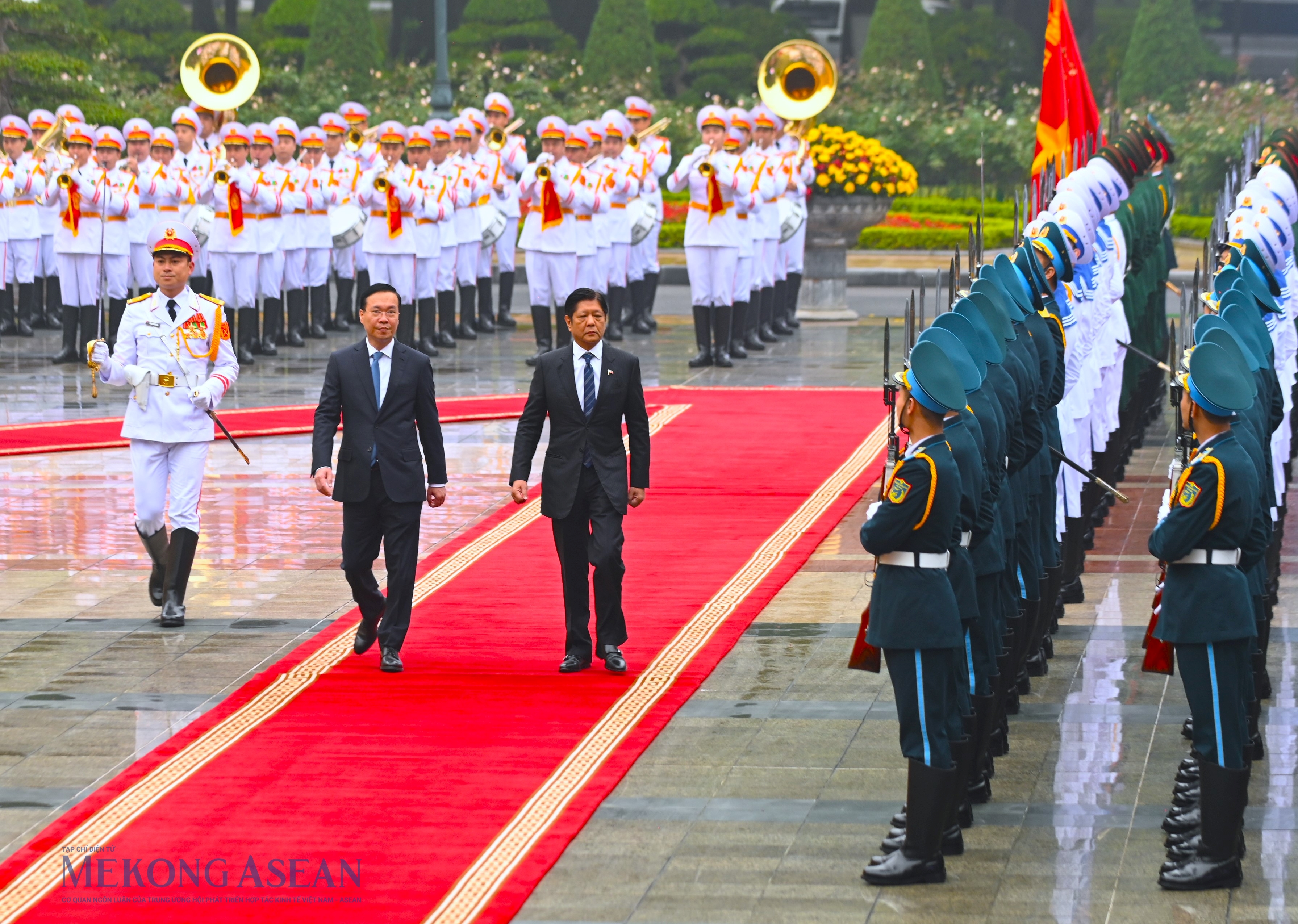 Việt Nam bắn 21 phát đại bác chào mừng Tổng thống Philippines 