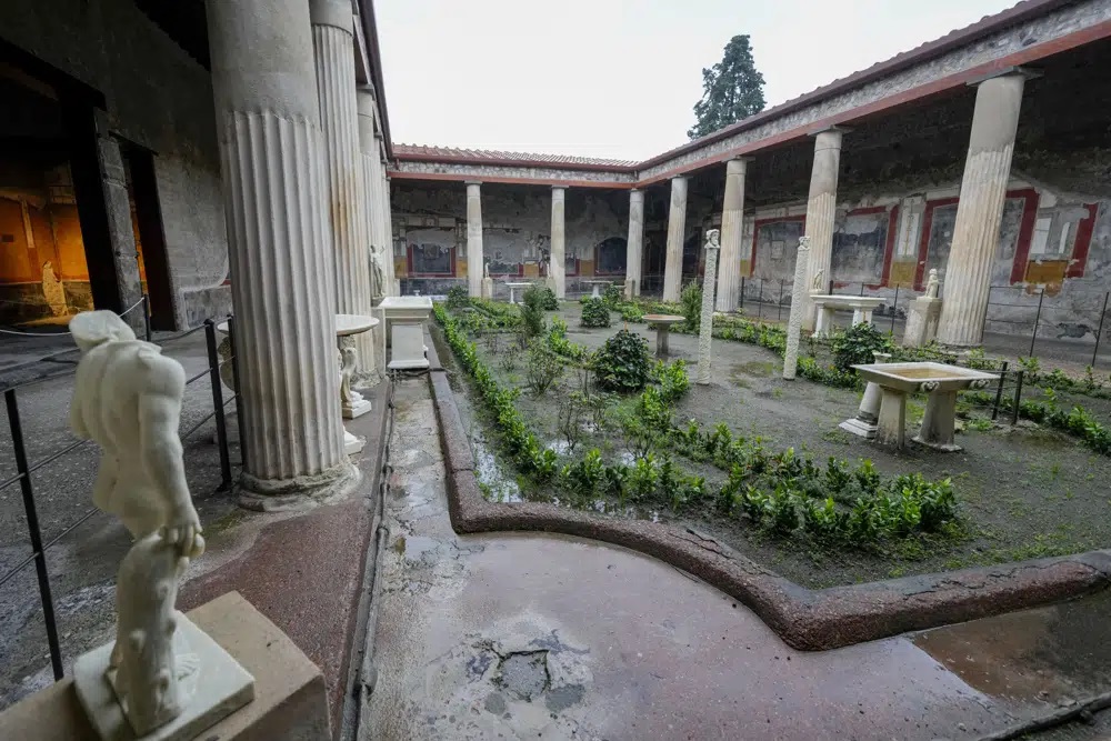 House of Vettii là công trình đại diện cho Pompeii, thể hiện sự kết hợp hài hòa giữa thiên nhiên, kiến trúc và nghệ thuật. Ảnh: AP