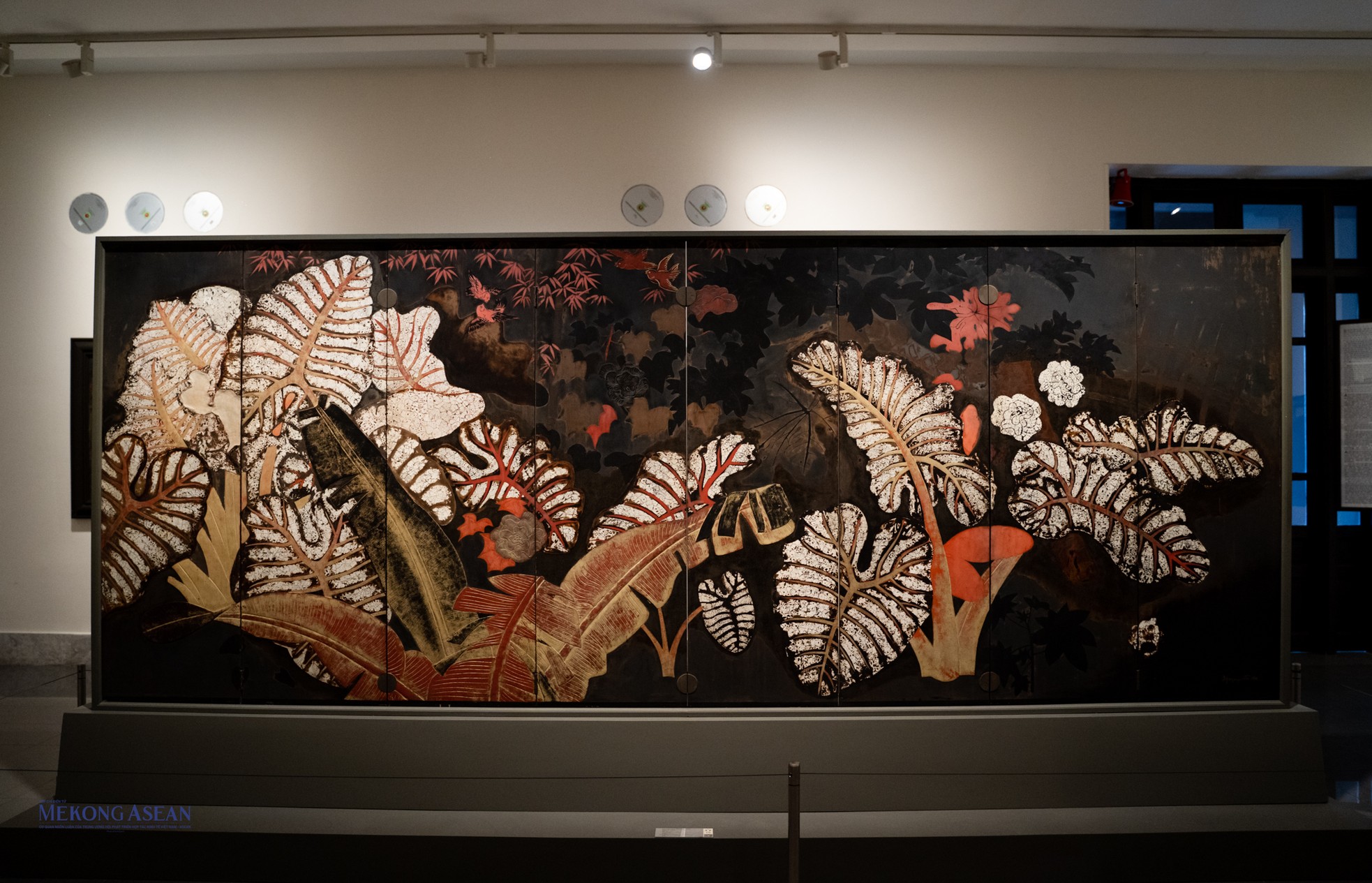 Những báu vật tranh sơn mài Việt Nam tại Bảo tàng Mỹ thuật Việt Nam ảnh 9