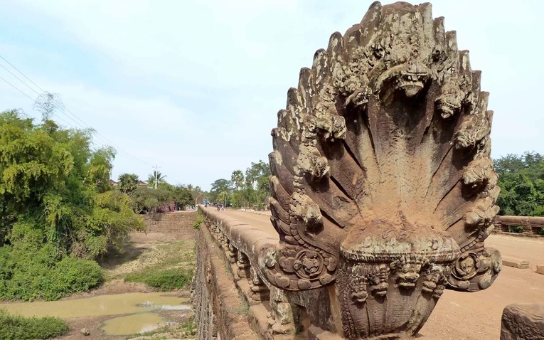 Khu đền Angkor - Biểu tượng trên quốc kỳ Campuchia ảnh 5