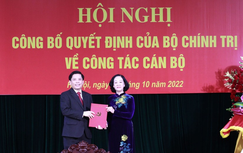 Ông Nguyễn Văn Thể nhận nhiệm vụ mới, giữ chức Bí thư Đảng ủy khối các cơ quan Trung ương. 