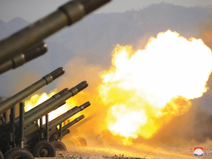 Triều Tiên bắn đạn pháo để "cảnh báo" Hàn Quốc. Ảnh: KCNA