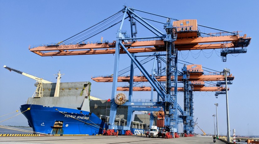 Sớm điều chỉnh phí hạ tầng cảng biển tại Hải Phòng. Ảnh: Đức Anh