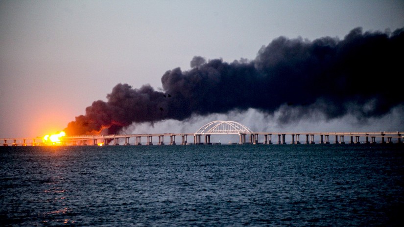 Hình ảnh cầu Kerch phát nổ hôm 8/10. Ảnh: Getty Images