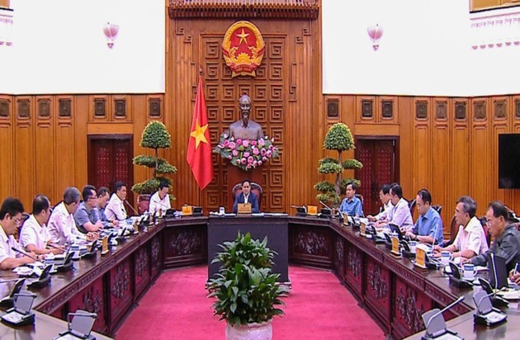 Thủ tướng Chính phủ Phạm Minh Chính chủ trì cuộc họp về cung ứng điện mùa khô 2023 chiều ngày 18/5. Nguồn: VGP.