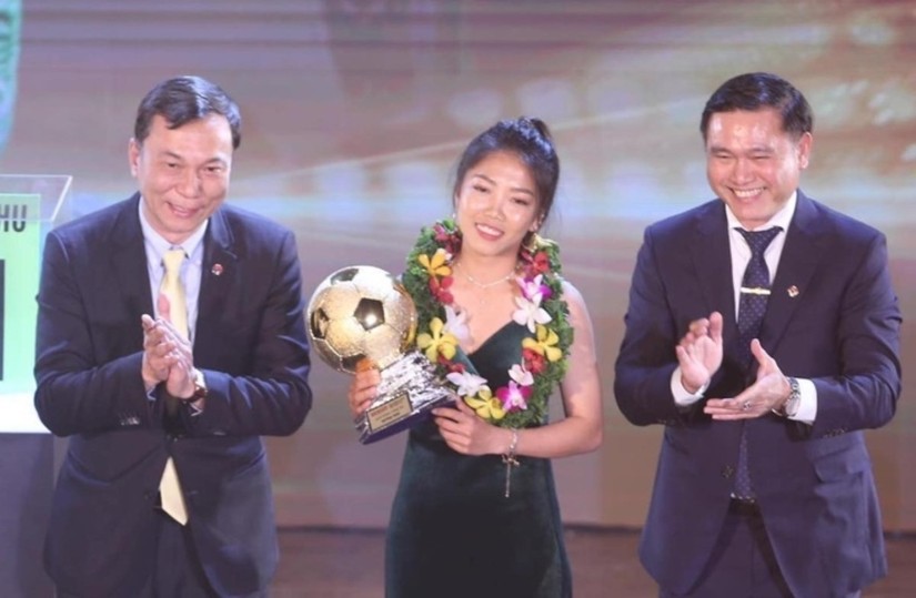 Huỳnh Như nhận giải Quả bóng Vàng năm 2022