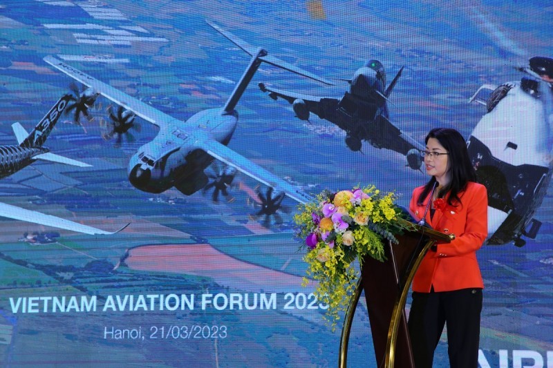 Bà Hoàng Tri Mai,Tổng Giám đốc Airbus tại Việt Nam phát biểu tại Hội chợ triển lãm quốc tế lĩnh vực công nghiệp hàng không ngày 21/3. Ảnh: Airbus