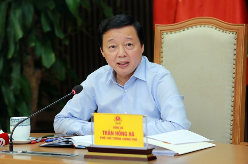 Phó Thủ tướng Trần Hồng Hà nhấn mạnh, cần hoàn thiện quy định thanh toán chi phí khám, chữa bệnh BHYT. Ảnh: VGP