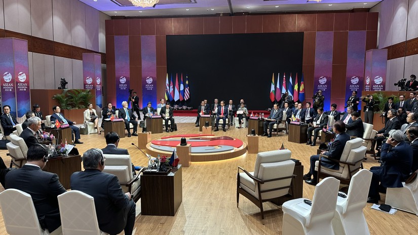Thủ tướng Chính phủ Phạm Minh Chính đã cùng lãnh đạo các nước ASEAN dự phiên họp hẹp trao đổi về các vấn đề quốc tế và khu vực. Ảnh: VGP