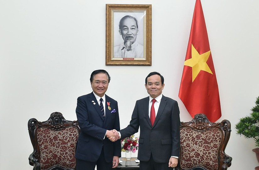 Phó Thủ tướng Trần Lưu Quang và Thống đốc tỉnh Kanagawa (Nhật Bản) Kuroiwa Yuji. Ảnh: VGP