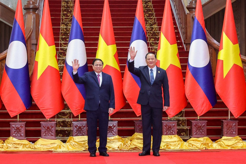 Thủ tướng Phạm Minh Chính và Thủ tướng Lào Sonexay Siphandone. Ảnh: VGP
