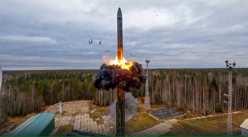 Tên lửa đạn đạo liên lục địa Yars được bắn thử trong khuôn khổ cuộc tập trận hạt nhân của Nga, tháng 10/2022. Ảnh: BQP Nga