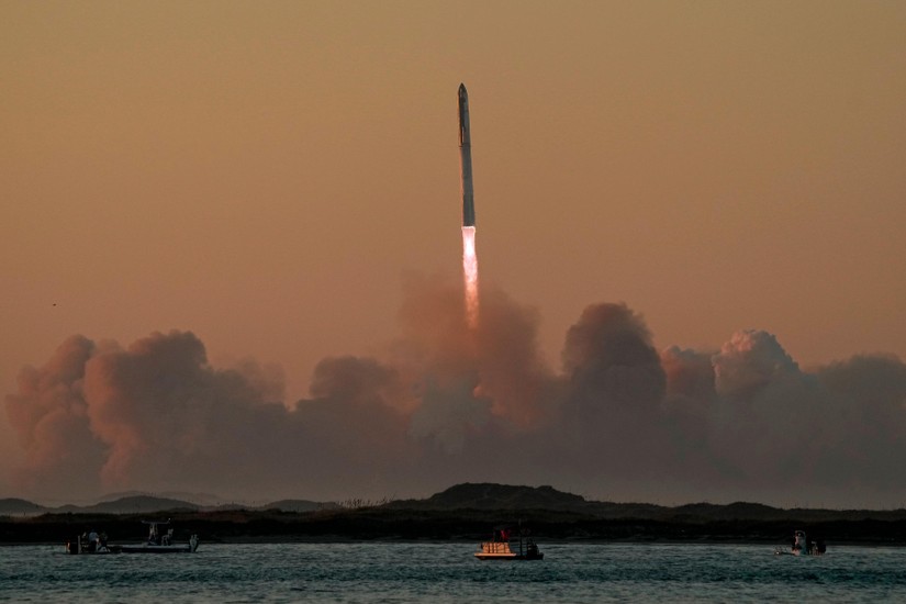 Tên lửa Starship của SpaceX nổ tung trên bầu trời Texas