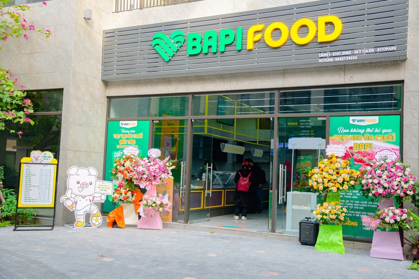 Cửa hàng Bapi Food với thương hiệu "heo ăn chuối" của Hoàng Anh Gia Lai.