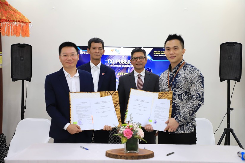 Đại diện Anantarupa và VTC Intecom ký kết hợp tác.