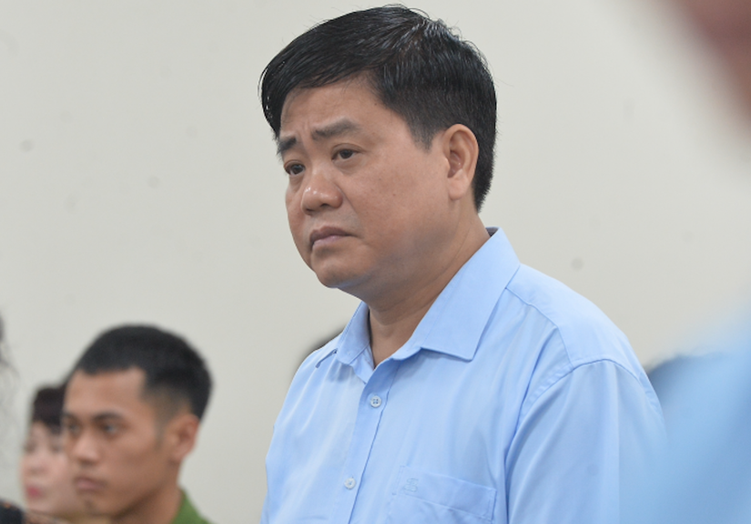 Bị cáo Nguyễn Đức Chung nghe tuyên án chiều 28/8. Ảnh: CAND