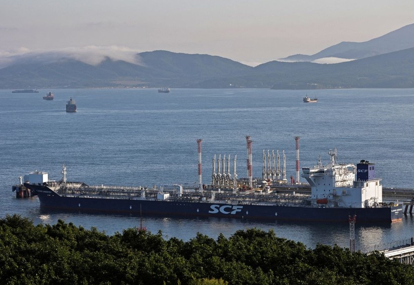 Tàu chở dầu Vladimir Arsenyev tại cảng dầu thô Kozmino trên bờ vịnh Nakhodka gần thành phố cảng Nakhodka, Nga. Ảnh: Reuters