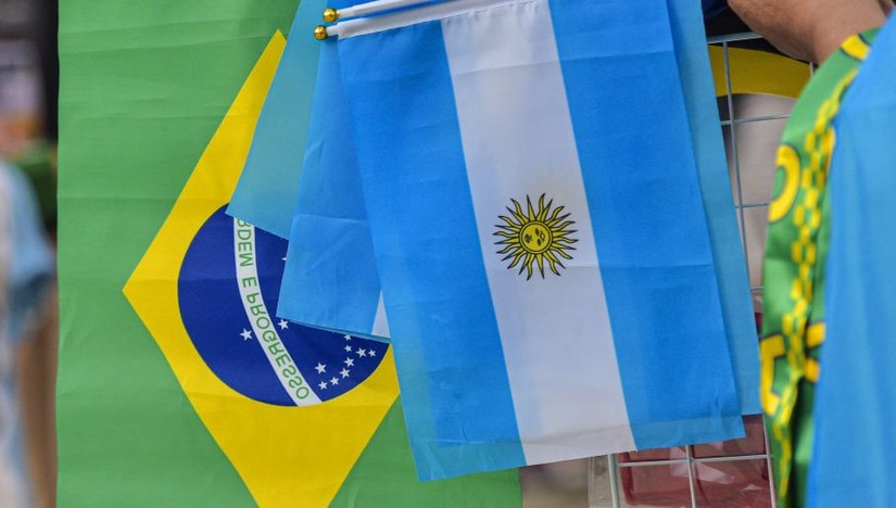 Brazil và Argentina đang thảo luận kế hoạch xây dựng một đồng tiền chung, được đề xuất gọi là đồng sur. Ảnh: Getty Images