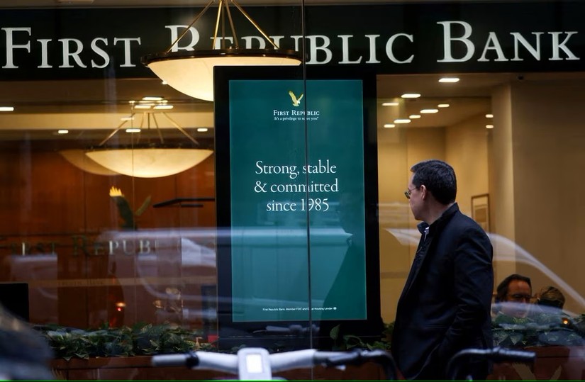 Các ngân hàng lớn tại Mỹ cung cấp hỗ trợ tài chính cho First Republic Bank trong bối cảnh cổ phiếu ngân hàng này giảm 70% trong 9 phiên giao dịch gần đây. Ảnh: Reuters