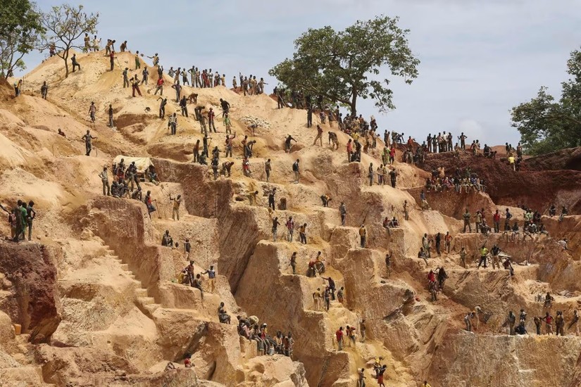 Một mỏ vàng tại phía bắc Bambari, Cộng hòa Trung Phi. Ảnh: Reuters