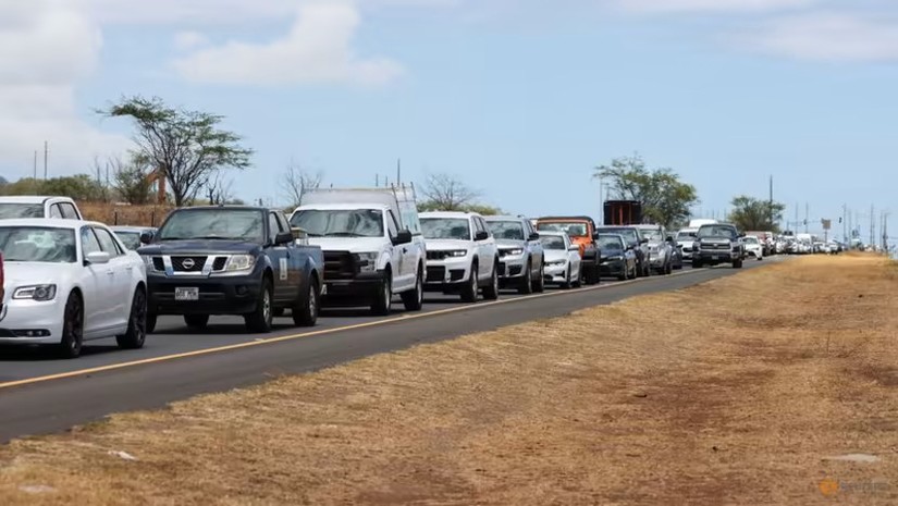 Đường cao tốc Honoapiilani tại Maui tắc nghẽn sau khi được mở trở lại. Ảnh: Reuters
