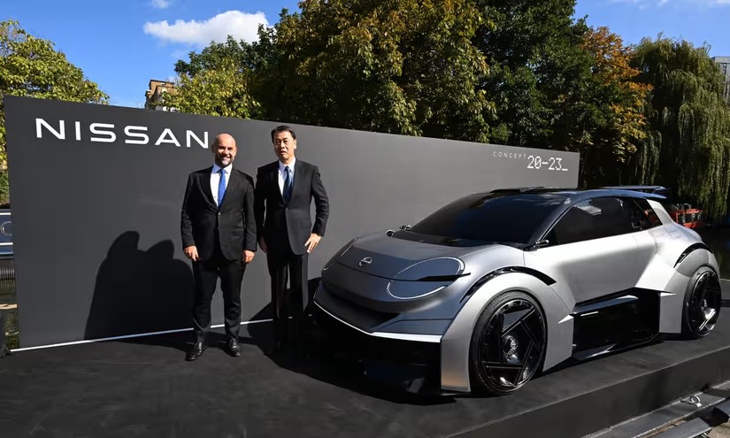 Chủ tịch Nissan châu Âu Guillaume Cartier (trái) và Giám đốc điều hành Nissan Makoto Uchida tại một sự kiện ở London, Anh. Ảnh: Getty Images