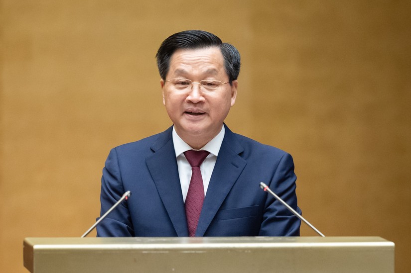 Phó Thủ tướng Lê Minh Khái báo cáo trước Quốc hội - Ảnh: quochoi.vn