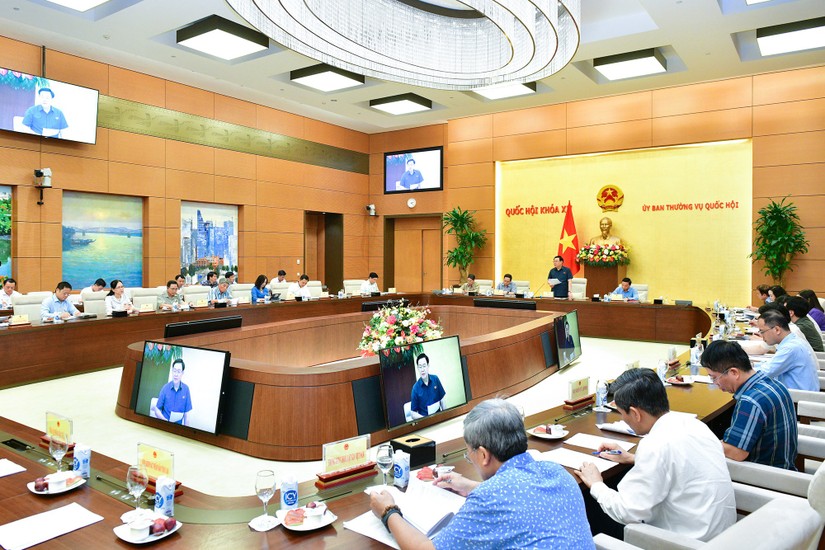 Chủ tịch Quốc hội Vương Đình Huệ chủ trì cuộc họp về công tác chuẩn bị tổ chức cho Hội nghị toàn quốc triển khai các luật, nghị quyết của Quốc hội khóa XV.