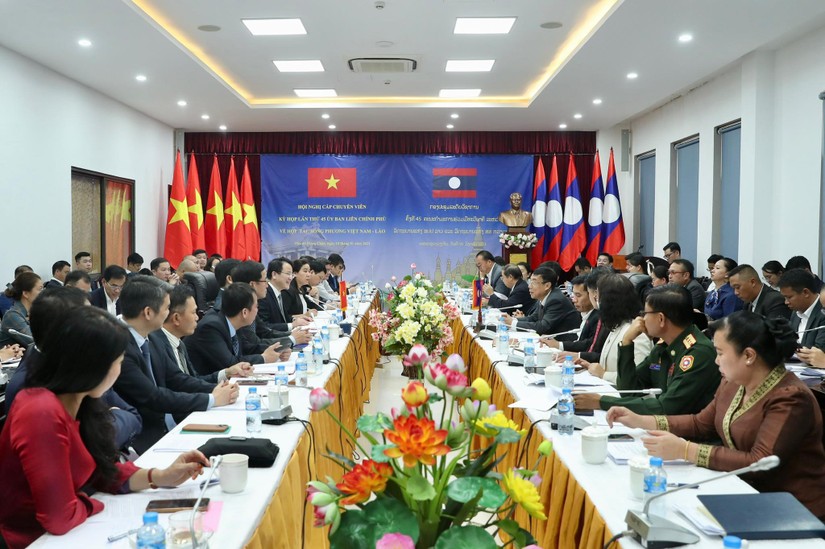 Hội nghị cấp chuyên viên Kỳ họp lần thứ 45 Ủy ban liên Chính phủ về hợp tác song phương Việt Nam - Lào, chiều 10/1. Ảnh: MPI.
