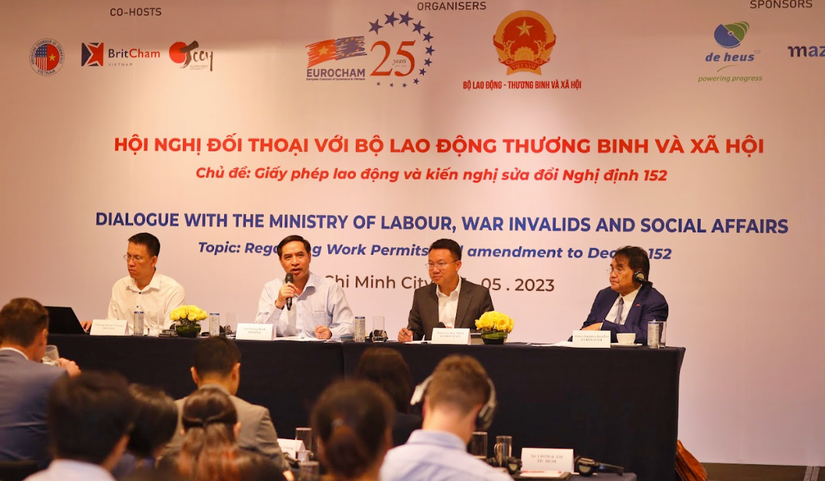 Hội nghị đối thoại về giải quyết vướng mắc giấy phép lao động cho doanh nghiệp nước ngoài tại Việt Nam. Ảnh: EuroCham.