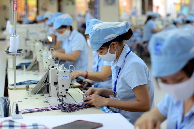Tổng Liên đoàn Lao động Việt Nam dự báo, thời gian tới, thị trường lao động các tháng cuối năm tiếp tục chịu nhiều rủi ro và thách thức. Ảnh minh họa.