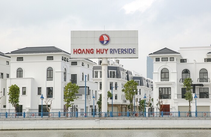 Về cơ cấu sở hữu, cổ đông lớn nhất tại Tài chính Hoàng Huy là ông Đỗ Hữu Hạ, Chủ tịch HĐQT công ty, với tỷ lệ sở hữu 39,23% vốn, tương đương hơn 262,12 triệu cổ phiếu TCH.