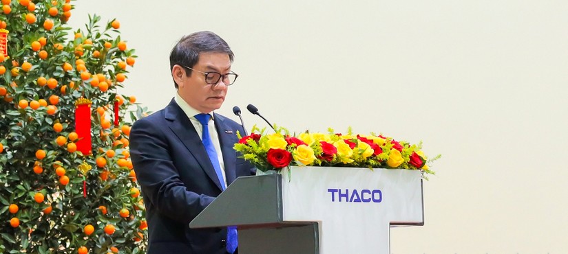 Ông Trần Bá Dương cho biết, Thaco luôn trong tâm thế chủ động thay đổi, tiếp tục củng cố nội lực, tập trung nâng cấp quản trị và kiên trì nỗ lực hoàn thành các mục tiêu chiến lược đã đề ra. Ảnh: Thaco 