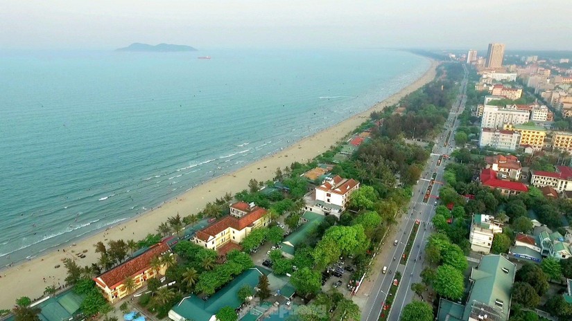 Nghệ An: Giải tỏa hơn 200 ki-ốt ven biển Cửa Lò. 