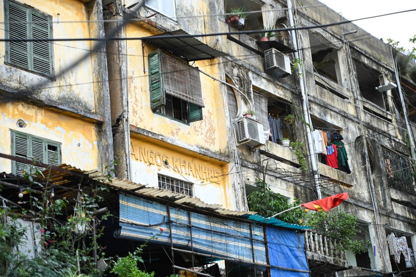 Hà Nội tạm cấp gần 128 tỷ đồng ngân sách để kiểm định chung cư cũ. Ảnh: Quách Sơn.