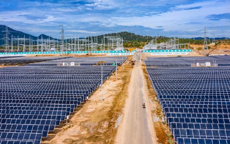 EVN: Dừng mua 40% công suất từ điện mặt trời Trung Nam - Thuận Nam là đúng luật.