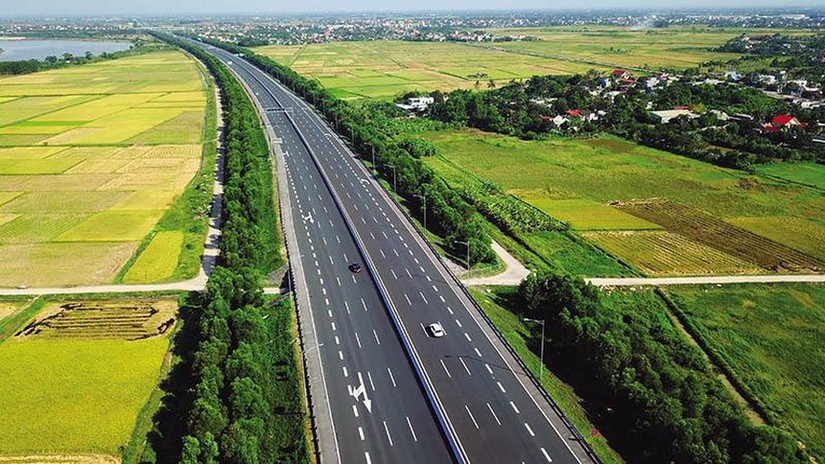 Bộ GTVT công bố giá trị gói thầu xây lắp cao tốc Bắc - Nam đoạn qua Hà Tĩnh. Nguồn: VGP.