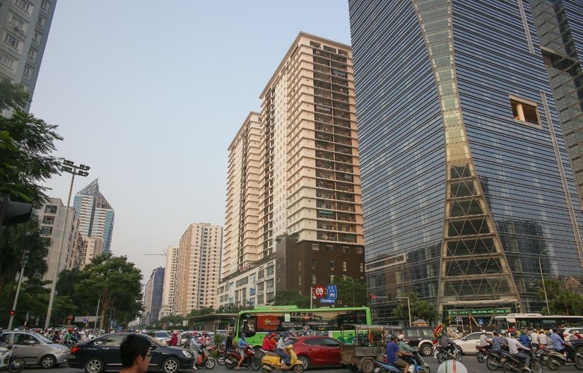 Hà Nội khẳng định xây nhà cao tầng trên đường Lê Văn Lương đã tuân thủ đúng quy hoạch. Nguồn: ANTĐ.
