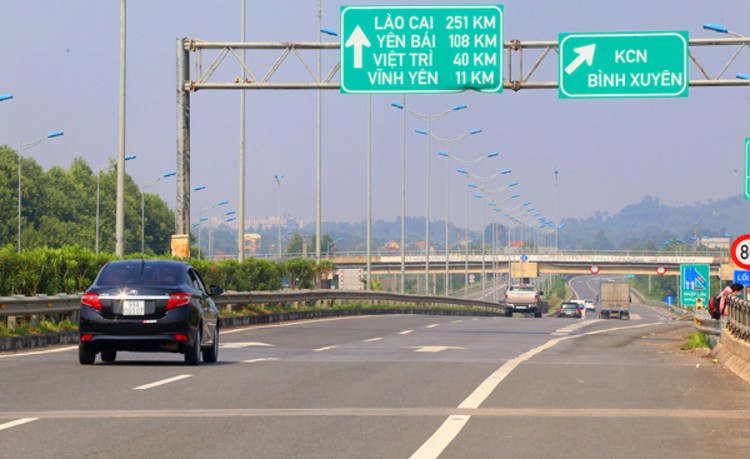 Yêu cầu VEC khẩn trương khắc phục một số tồn tại trên cao tốc Nội Bài - Lào Cai. Nguồn: ePass.