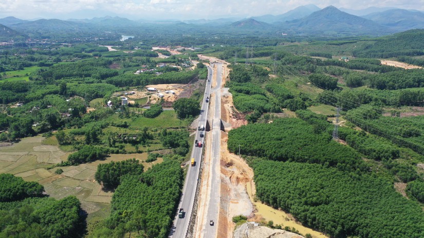 Tuyến cao tốc Bắc Nam đoạn Cam Lộ - La Sơn.