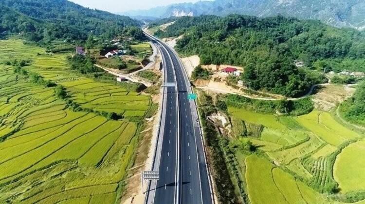Đầu tư hơn 9.200 tỷ xây cao tốc Điện Biên - cửa khẩu Tây Trang giai đoạn 1. 