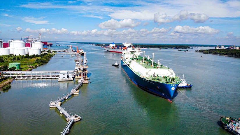 Tàu Maran Gas Achilles tiến vào Kho cảng LNG Thị Vải. Nguồn: PV GAS.