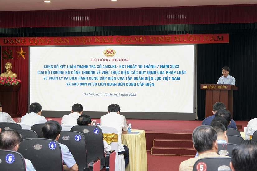 Cuộc họp công bố kết luận thanh tra chuyên ngành về cung ứng điện của Tập đoàn Điện lực Việt Nam (EVN) và các đơn vị có liên quan đến cung cấp điện sáng 12/7. Nguồn: Bộ Công Thương.