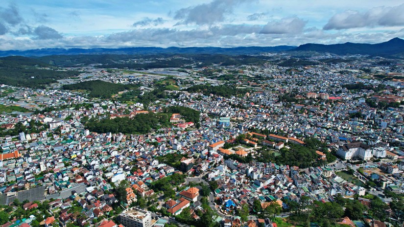 TP Đà Lạt là địa phương hiện có hơn 30 cơ sở nhà đất trong tổng số 43 cơ sở, nhà đất trên địa bàn tỉnh Lâm Đồng bán đấu giá thời gian tới. Nguồn: Báo Lâm Đồng.