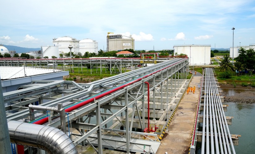 Hệ thống đường ống dẫn LNG từ cầu cảng về Kho chứa LNG. Nguồn: Petro Times.