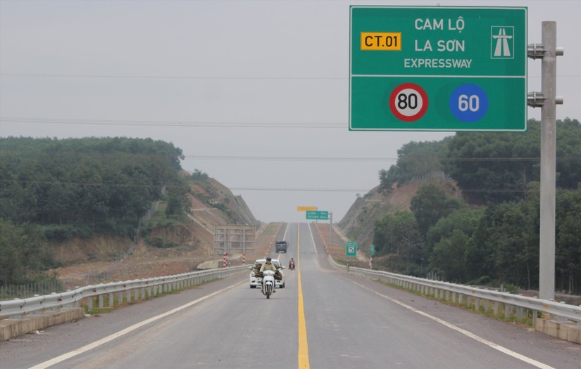 Tuyến cao tốc Cam Lộ - La Sơn còn nhiều hạn chế cần khắc phục. 