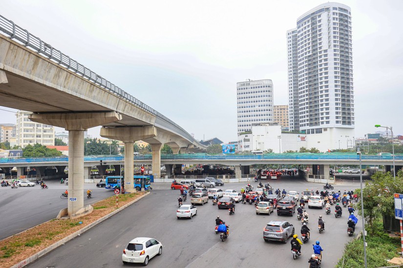 Hà Nội phân luồng phục vụ thi công dự án giao thông qua nút giao Mai Dịch. Nguồn: Báo Giao thông.